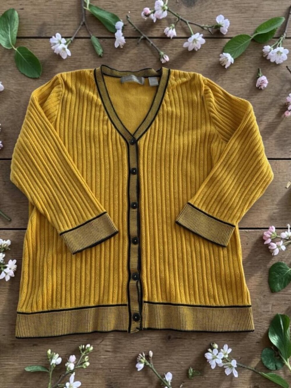 Vintage Liz Claiborne Womens L Gold Yellow Black Trim Ribbed V Neck Cardigan 3/4